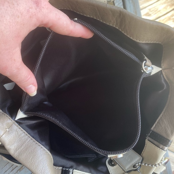 Coach purse - Picture 4 of 8